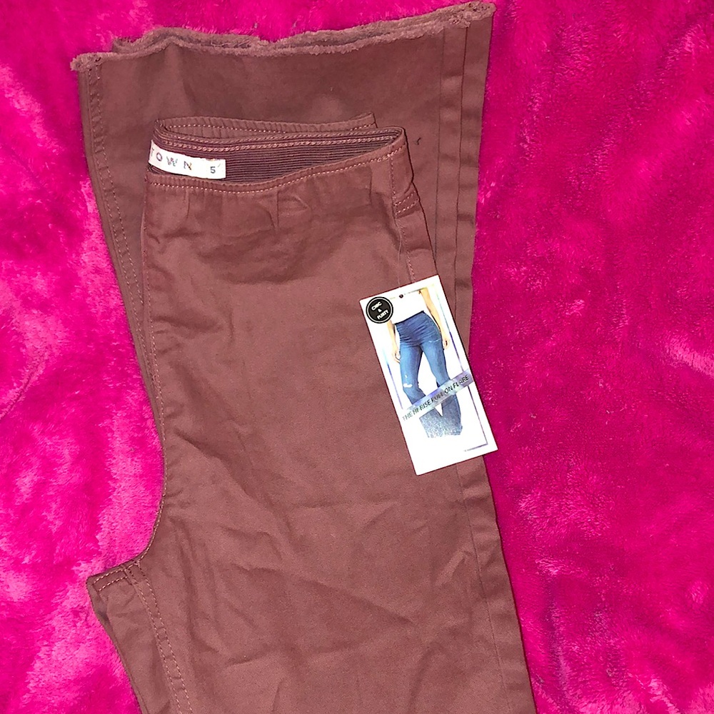 Size: 5 ; Brand: Tinseltown ;  Type: Flare